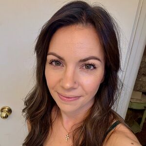 Meet your Posher, Hillary